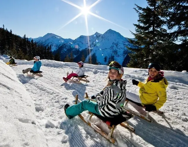 Rodelfuchs: Spiel, Spass und Sicherheit beim Rodeln im Fokus | Foto: planai.at – Symbolbild