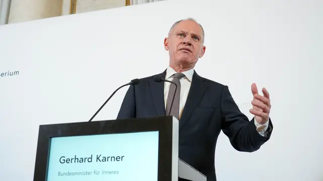 Im vergangenen Jahr wurden österreichweit mehr als 14.000 Personen abgeschoben – so viele, wie noch nie zuvor.  Das teilte Innenminister Gerhard Karner (ÖVP) am Freitag mit. | Foto: Andreas Pölzl/MeinBezirk