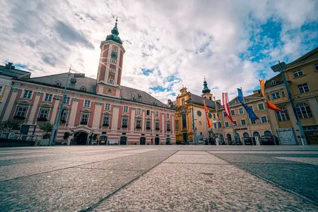 44.063 St. Pöltnerinnen und St. Pöltner haben es heute in der Hand: 42 Gemeinderäte werden gewählt, die in den kommenden fünf Jahren im Rathaus die Richtung in der Landeshauptstadt vorgeben werden. | Foto: Arman Kalteis