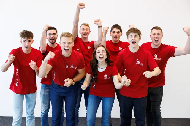 Für Oberösterreich treten an: Luca Reitböck (Zimmerer), Fabian Spitzer (CNC-Drehen), Jonas Danninger (Kälte- und Klimatechnik), Simon Weiss (Gartengestaltung), Sarah Schöftner (Restaurant Service), Marcel Orter (Gartengestaltung), Hannes Sortsch (Koch), Andreas Landl (Fliesenleger) | Foto: skillsaustria