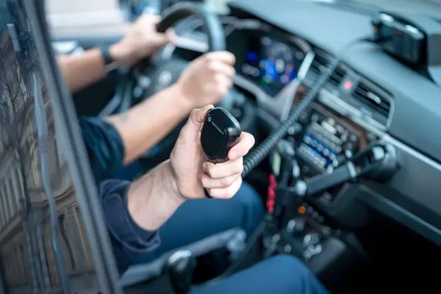 Die Polizei wurde zu einem Unfall auf die B111 alarmiert. (Symbolfoto) | Foto: Bernhard Knaus