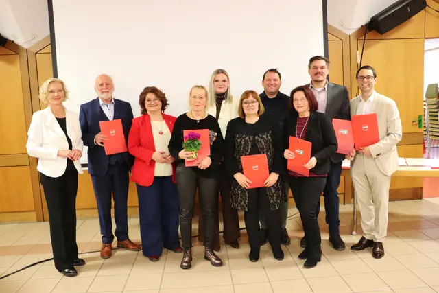 Die geehrten langjährigen Mitglieder der SPÖ Gratwein-Straßengel mit NAbg. Karin Greiner (li) Bgm. Doris Dirnberger, LAbg. Chiara Glawogger und SP-Ortsparteivorsitzendem Robert Köppel. | Foto: Edith Ertl