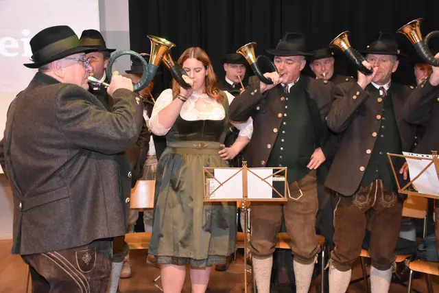 Jagdhornbläsergruppe Machland. Bezirks-Jägertag Perg 2026 in der Turnhalle Perg.  | Foto: Robert Zinterhof