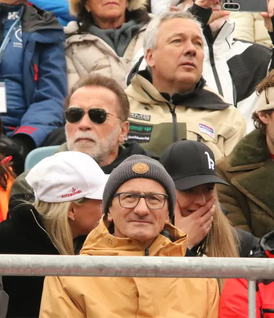 Viel Prominenz auf der Tribüne: Landeshauptmann Toni Mattle, „Terminator“ Arnold Schwarzenegger und Streif-Streckenrekordhalter Fritz Strobl | Foto: Gerald Habison