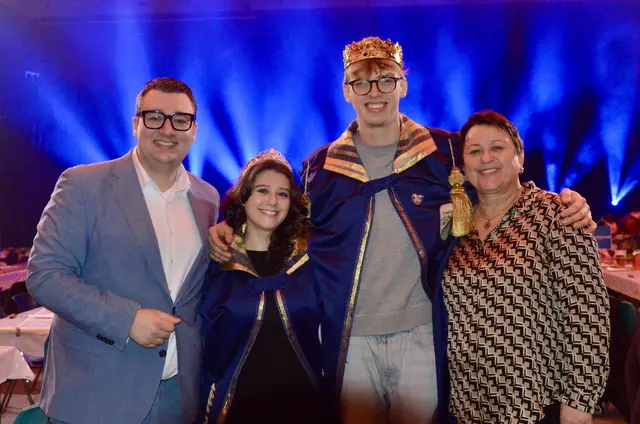 Moderator und Schriftführer Philipp Grabner mit Obmann-Stellvertreterin vom Verschönerungsverein Ober-Aspang Martina Weinmüller und das Prinzenpaar Amelie (Edelhofer )I. und Oliver (Willesberger) I.  | Foto: Elisabeth Peinsipp 