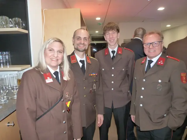 Julia Huber, Andreas Rabel, Tobias Schmidt und Ferdinand Emmer versammelten sich im Steinberger Gemeindezentrum.  | Foto: Vanessa Wittmann