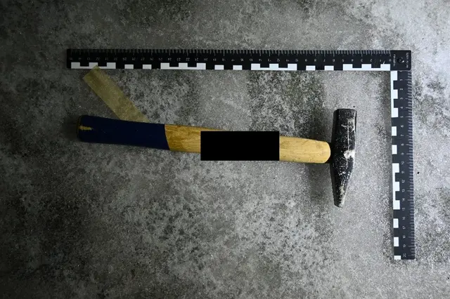 Mit diesem Hammer soll der 45-Jährige den jungen Mann bedroht haben.  | Foto: LPD Wien