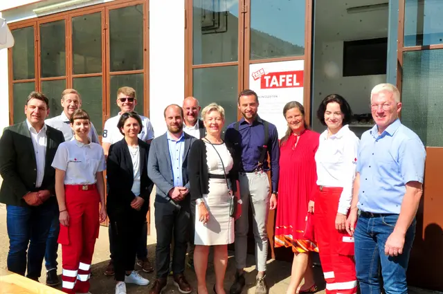 Im Juni 2023 wurde die Tafel Westliches Mittelgebirge in Axams feierlich eröffnet. Zwei Jahre später wurden bereits mehr als 2000 Menschen von ihr versorgt. | Foto: Hassl