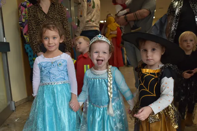 So manche Prinzessin oder Hexe beehrte den Faschingsevent. | Foto: MeinBezirk/Michael Strini