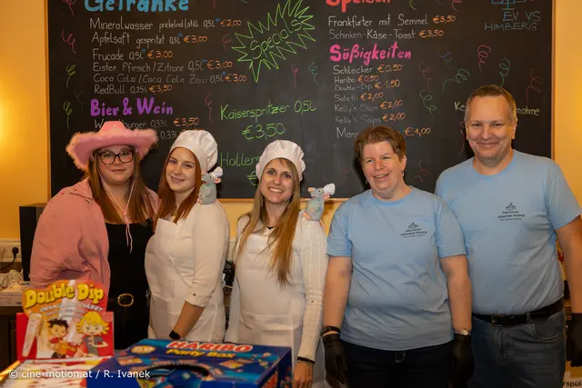 Das Elterverein-Barteam: Jessica, Melanie, Sandra, Sabine und Reinhard (vlnr). | Foto: cine-motion.at / R. Ivanek
