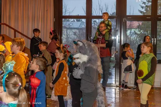 Auch ein pelziger Fuchs war unter den originellen Kostümierungen . | Foto: cine-motion.at / R. Ivanek