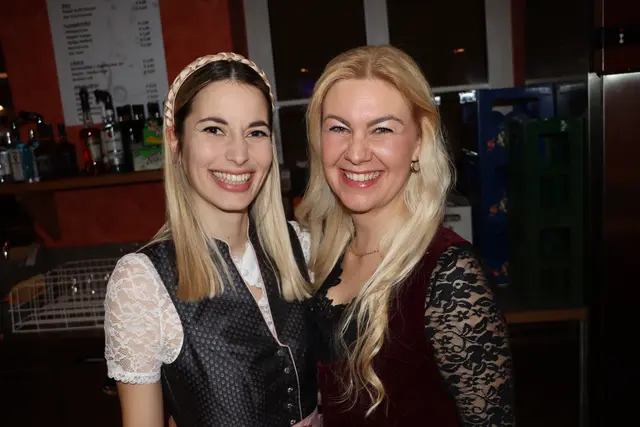 Alara Atilla und Isabella Novak | Foto: Christopher Polesnig