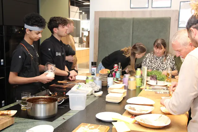Beim Showkochen mit Spitzenkoch Dominik Süss. | Foto: MeinBezirk/Staudinger