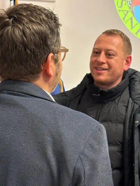 KPÖ-Spitzenkandidat Max Zirngast hat gute Laune: Der Einzug in den Gemeinderat ist zum Greifen nahe. | Foto: Tanja Handlfinger