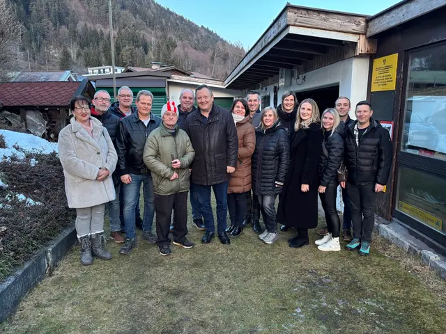 Am Ende der Führung im Heeresgeschichtlichen Museum durch ML Hans Stock zeigte sich der Vomper Gemeinderat beeindruckt. | Foto: Foto: Walpoth