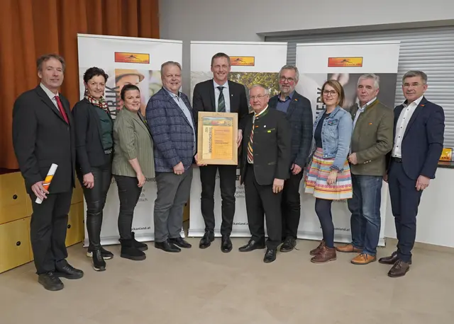 Das Business-Angel-Modell der Privatschulen Bad Gleichenberg unter Direktor Alfred Tieber wurde mit dem Sonderpreis „Chancengleichheit“ ausgezeichnet. | Foto: Roman Schmidt