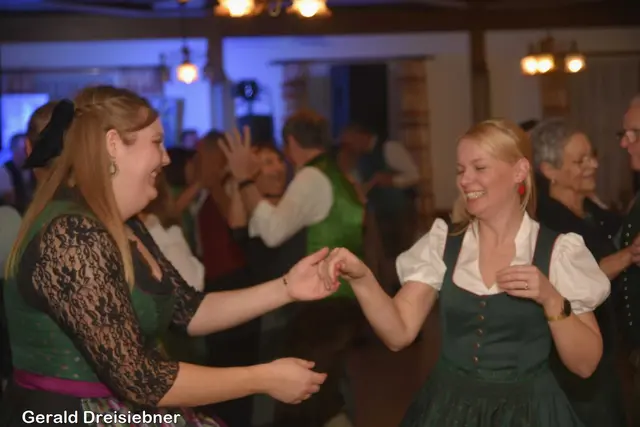 Es wurde fleißig getanzt beim Jägerball in Wolfgruben in der Gemeinde Ilztal | Foto: Gerald Dreisieber