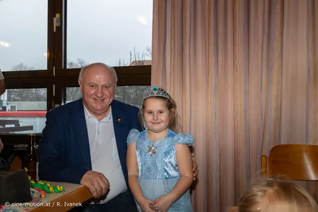 Familienfreundlich und Kinderfreundliche Ortschaft - da ist Bürgermeister Ernst Wendl mit dabei. | Foto: cine-motion.at / R. Ivanek