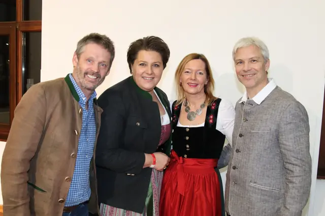 Josef Partl mit seiner Gattin Bürgermeisterin Natascha Patl (Furth), Dagmar Leutgeb und ihr Mann, Weissenbachs Ortschef Gerhard Leutgeb. | Foto: Manfred Wlasak