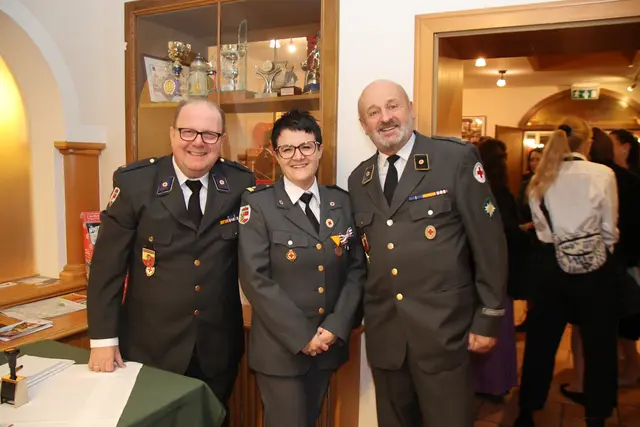 "Empfangskomitee": Martin Edlinger, Olivia Schöndorfer, Gerhard Wiesner.