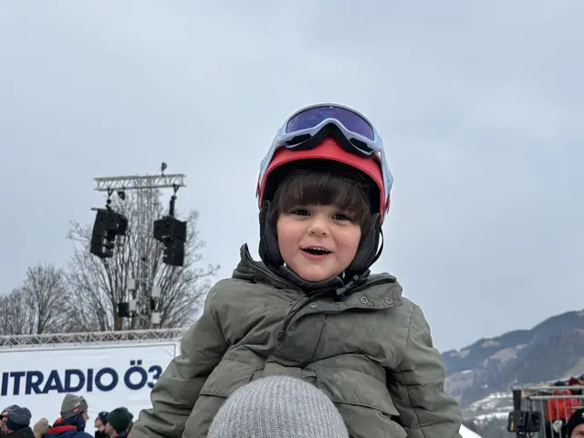 Junger Ski-Fan Oskar bejubelte Manuel Feller. | Foto: Nikolaus Kogler