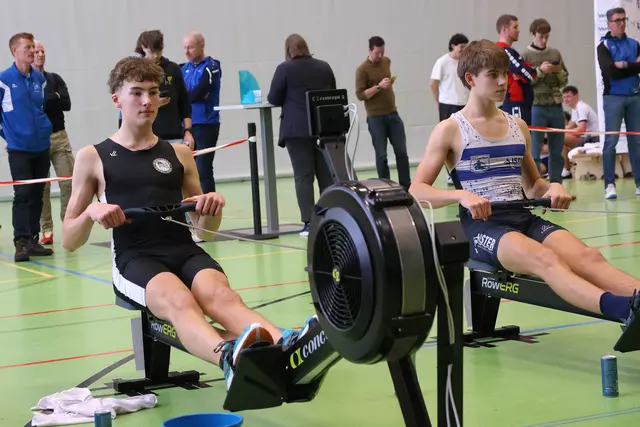 Alexander Stallinger-Huber (l.) vom Ruderverein Seewalchen erreichte den sechsten Platz in der Kategorie Junioren A. | Foto: Helmut Klein