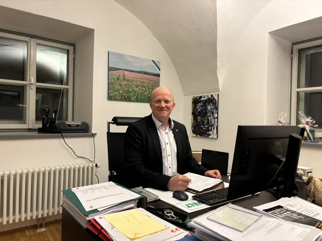 Jegings Bürgermeister Christoph Weitgasser will in seiner Gemeinde aktiv etwas für die Lebensqualität der Einwohner bewegen. | Foto: MeinBezirk/Anja Kern