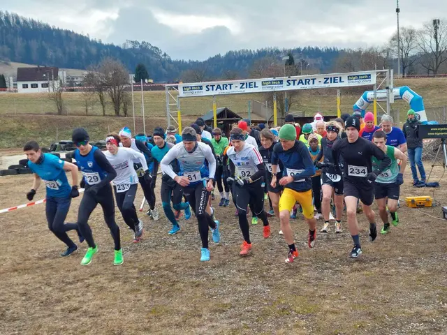 Christoph Müller (Startnummer 29), beim Start zum 4.000 m Lauf 2025. | Foto: PSV Leoben