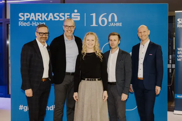 Vorstände mit Herwig Pernsteiner, Lisa und Michael Kinast. | Foto: Silvia Zellinger
