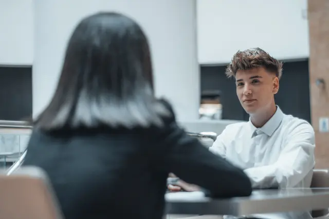 Bessere Chancen bei der Bewerbung für einen Job: Die WKO Wels und Wels-Land hat nützliche Tipps für die Leserinnen und Leser. | Foto: smarterpix/miguesuarez