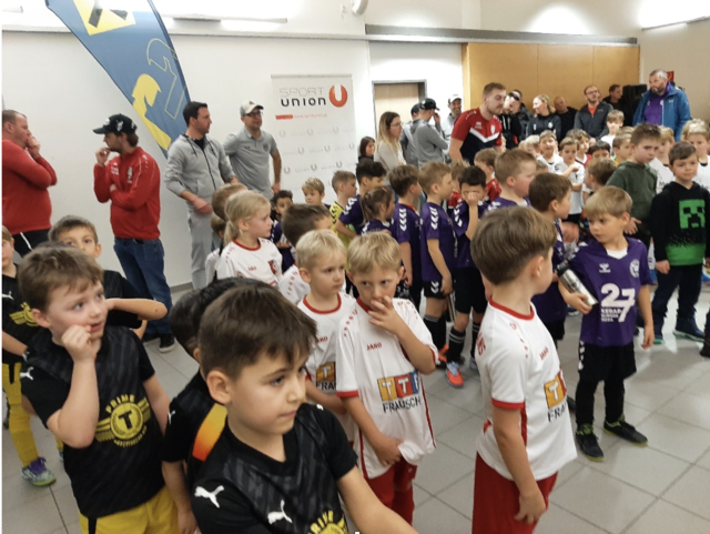 Strahlende Kinderaugen bei der Siegerehrung. | Foto: Söllinger