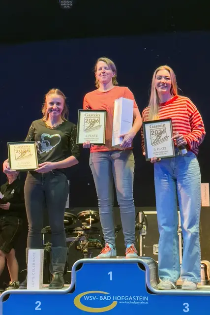 Die Gesamtwertung der Damen gewann Elisabeth Cutka aus Saalfelden (Mitte) vor Jasmin Leitner aus Tirol (links) und Lisa Novak aus der Steiermark (rechts). | Foto: Rotes Kreuz Salzburg