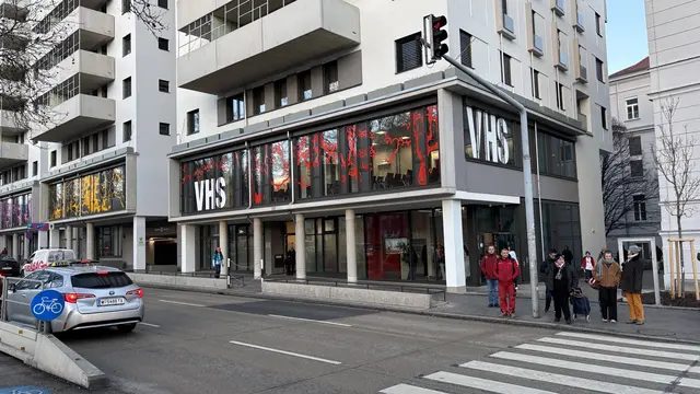 Die neue VHS am Sophienpark liegt am Neubaugürtel 8, viv-a-vis des Westbahnhofs. | Foto: Andreas Pölzl/MeinBezirk