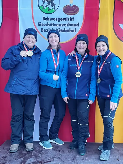 Die Bezirksmeisterinnen 2026: Lisl Wahrstätter, Michaela Schipflinger, Geli Bachler und Andrea Pöll. | Foto: Christian Erhart
