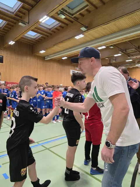 Handshake mit Bürgermeister Johannes Anzengruber | Foto: Sportunion