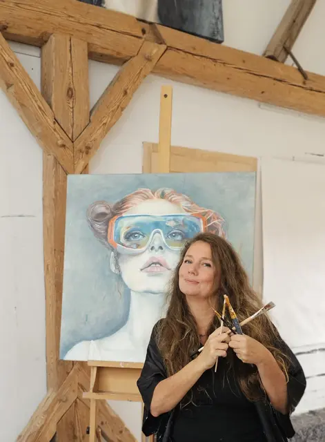 Die Mühlviertler Künstlerin Doris Breuer präsentiert eine eindrucksvolle Serie von Frauenbildern, die sich jeder eindeutigen Zuschreibung entziehen. | Foto: Doris Breuer