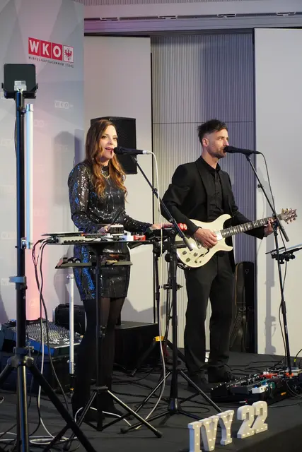 Musikalisch umrahmt wurde der Festakt von der Band „IVY 22“. | Foto: AMG