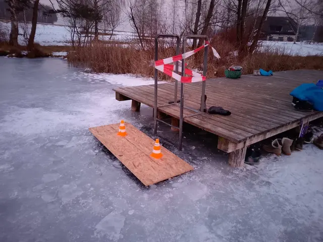 Nach dem Vorfall wurde das Loch gesichert und abgedeckt. | Foto: Hartl/Facebook