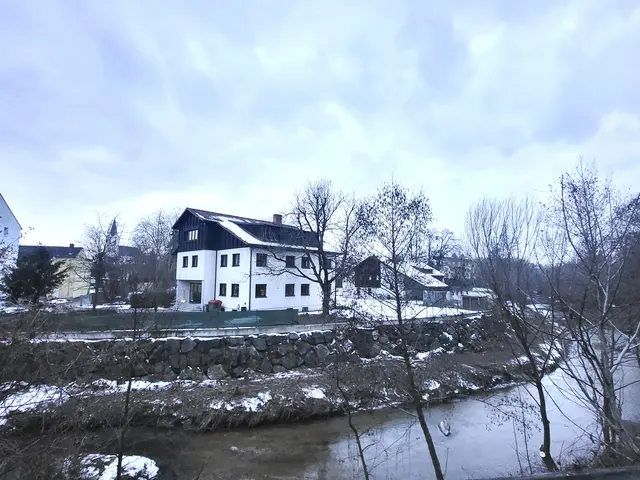 Das Heindlareal, im Bildhintergrund durch die Gusentalstraße aufgeschlossen, biete für das PVZ eine ideale Lage. Im Gebäude vorne entsteht das Provisorium. | Foto: Eckhart Herbe