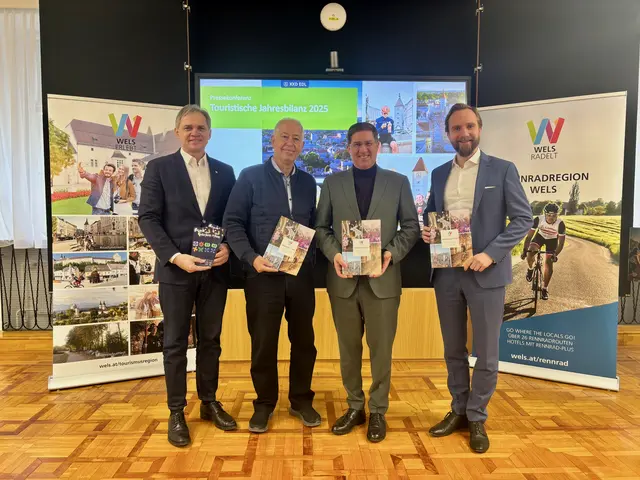 Peter Jungreithmair, Helmut Platzer, Andreas Rabl und Martin Oberndorfer präsentierten die Tourismus-Bilanz 2025. | Foto: MeinBezirk/Felix Aschermayer