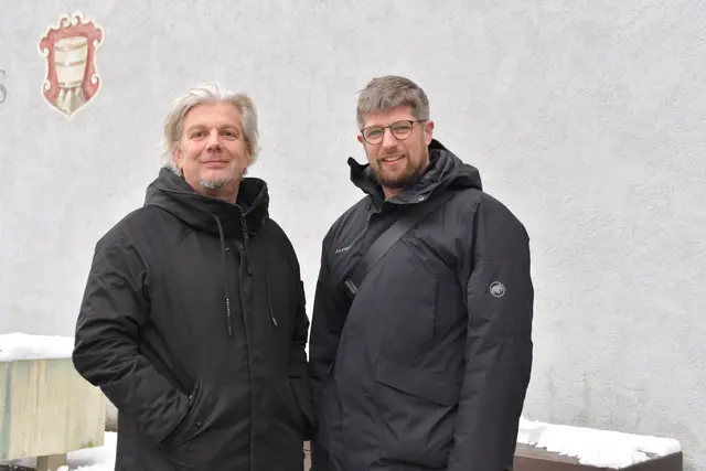 Wechsel bei den Kufsteiner Grünen: Thimo Fiesel (re.) übergibt sein Mandat an Klaus Pfister.  | Foto: Barbara Fluckinger