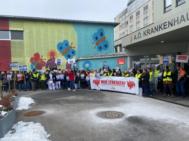 Gestreikt wurde auch im St. Josef Krankenhaus in Braunau am Inn. Mehr als 200 Beschäftigte beteiligen sich. | Foto: Markus Simböck/Betriebsrat KH Braunau