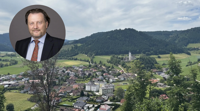 Straßburgs Bürgermeister Franz Pirolt informiert über Pläne in der Gurktaler Stadtgemeinde. | Foto: MeinBezirk / Stadtgemeinde Straßburg