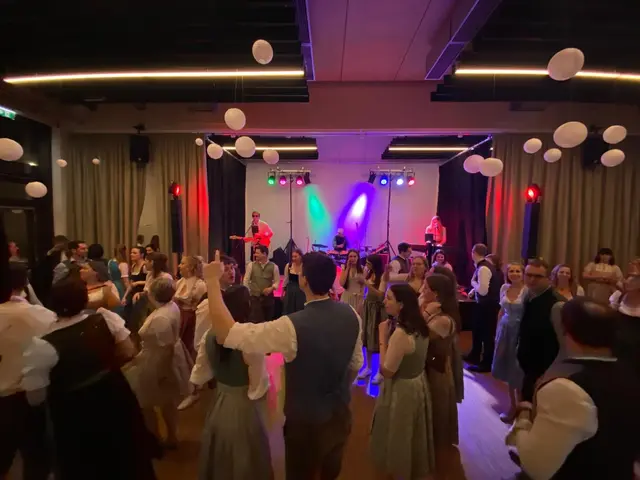 Für die musikalische Umrahmung sorgte die Musikgruppe „True Colors“, die mit ihrem abwechslungsreichen Programm für beste Stimmung auf der Tanzfläche sorgte. | Foto: Gemeinde Röschitz