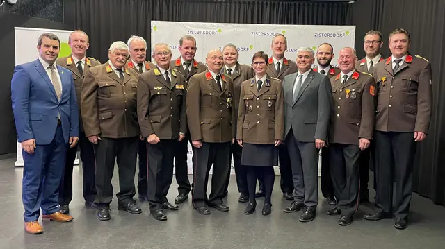 Vertreter der Feuerwehr Zistersdorf. | Foto: Kathrin Hofecker