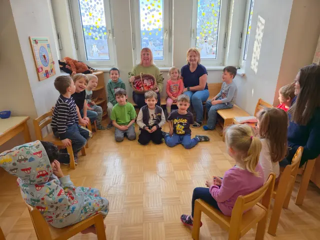 Süßes und ein Danke gab es von der SPÖ in Rohrbach-Berg für die Elementarpädagogen.  | Foto: Foto: SPÖ Rohrbach