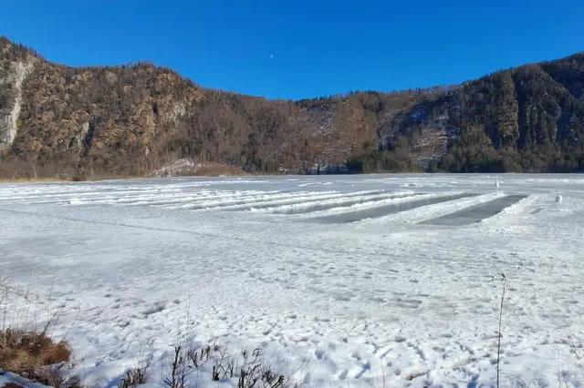 Bahnen zum EISSTOCKSCHIESSEN.
