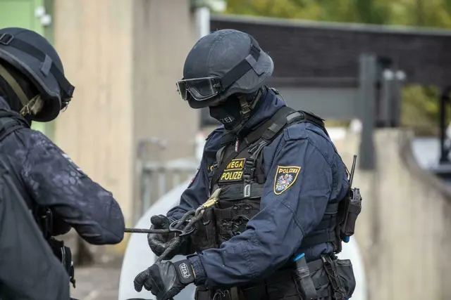 Die Wega musste nach einer brutalen Messerattacke in Wien ausrücken. (Symbolfoto) | Foto: LPD Wien