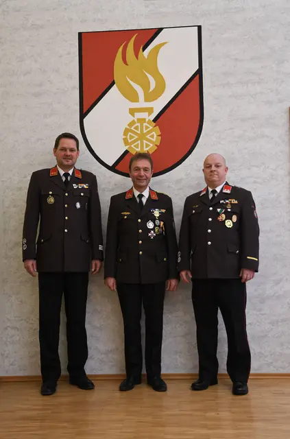 Das neue Kommando der FF Pölfing-Brunn: Martin Puschnigg (l.) und Klaus Steinkellner (r.), mit Vorgänger Christian Lind | Foto: FF Pölfing-Brunn