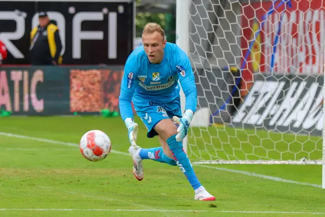 Felix Wimmer hat erst kürzlich seinen Vertrag vorzeitig bis 2028 verlängert und fühlt sich bei der SV Ried sehr wohl.  | Foto: Reinhard Schröckelsberger